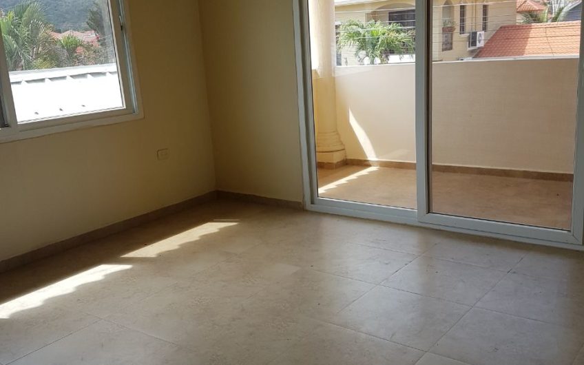 Venta de TownHouse en la Foresta