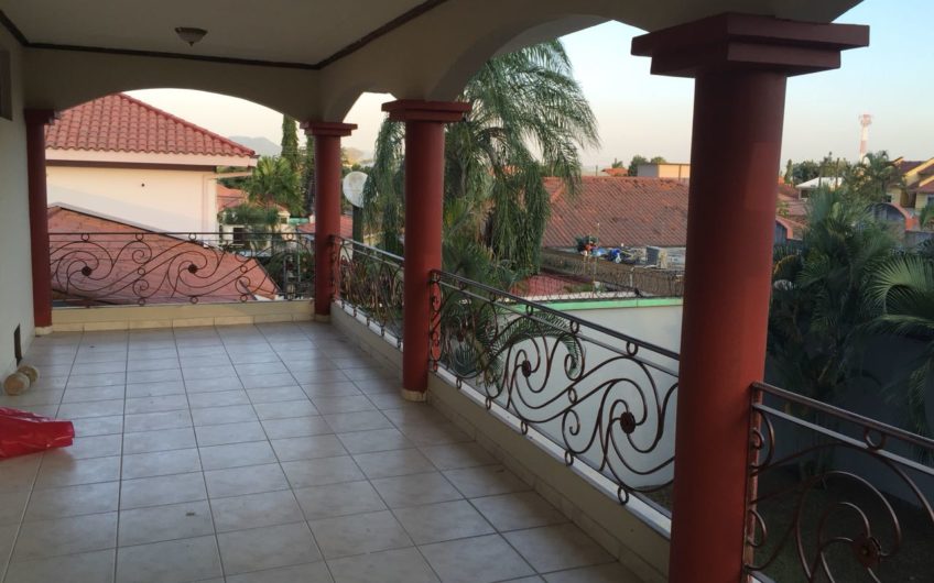 Venta de Vivienda Residencial Jardines del Valle