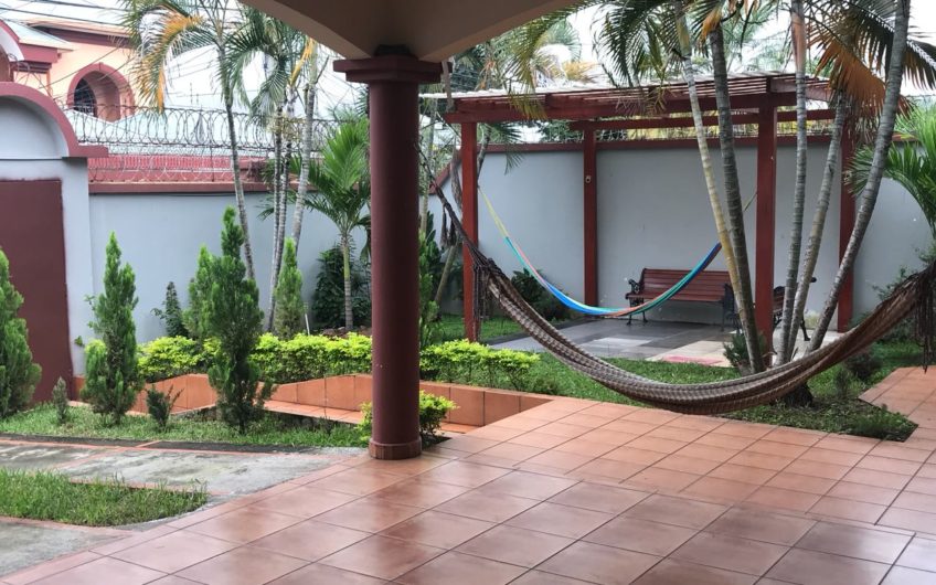 Venta de Vivienda Residencial Jardines del Valle