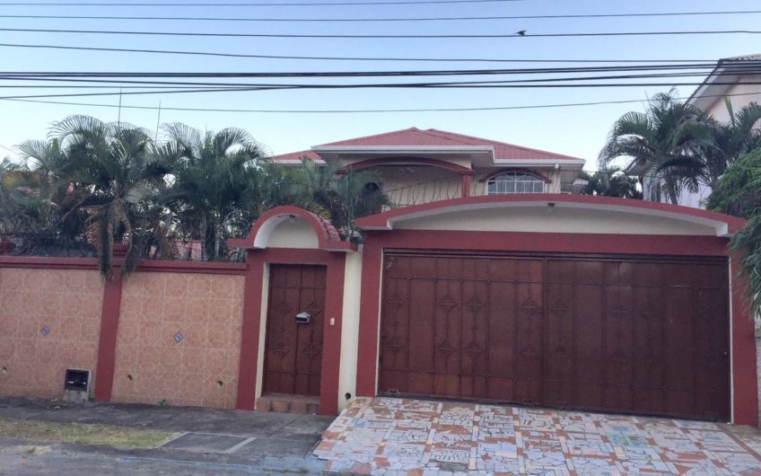 Venta de Vivienda Residencial Jardines del Valle