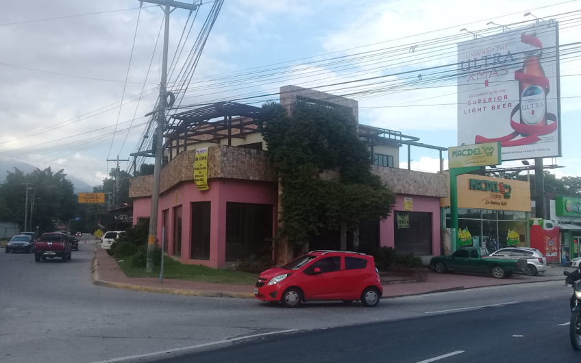 Alquiler Edificio Comercial en Avenida Circunvalación