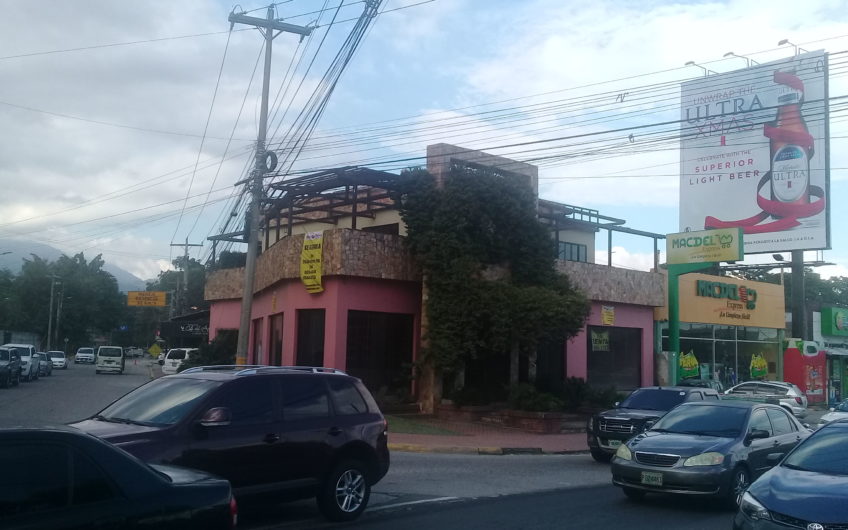 Alquiler Edificio Comercial en Avenida Circunvalación