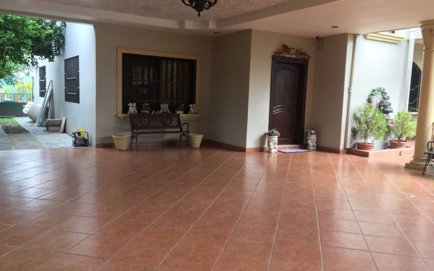 Venta de Vivienda Residencial Moderna