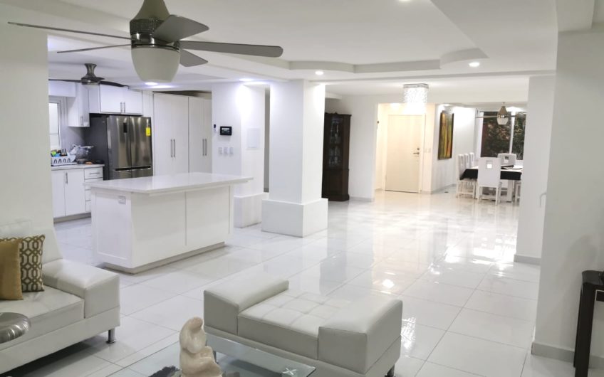 Venta de Vivienda Residencial Nueva en Los Alpes