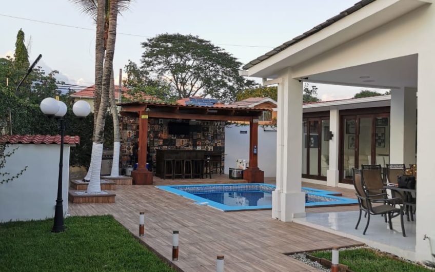 Venta de Vivienda Residencial Nueva en Los Alpes