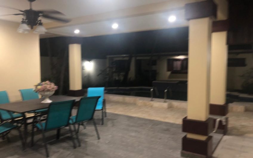 Venta de Vivienda Jardines del Valle