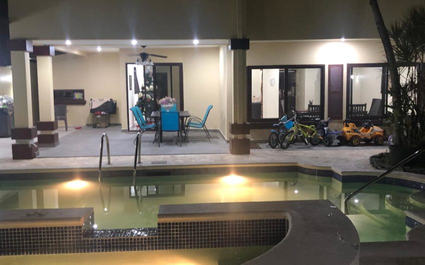 Venta de Vivienda Jardines del Valle