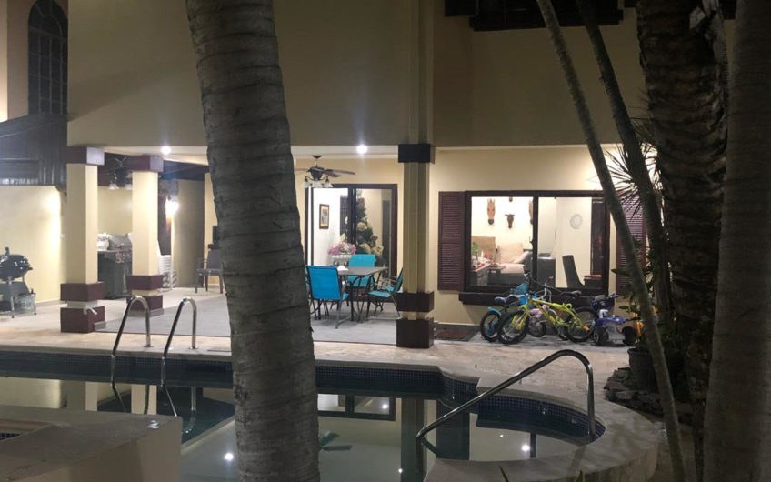 Venta de Vivienda Jardines del Valle