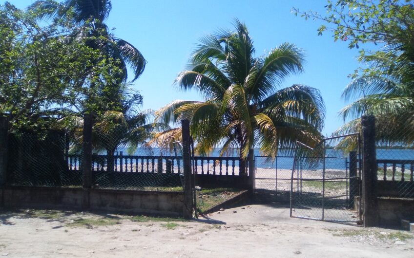Venta de Terreno de Playa Ubicado en Omoa
